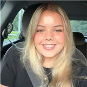 Englisch Tutor für alle Altersgruppen. Habe ein Jahr in Amerika gelebt und arbeite gerade als Au Pair und lerne Kindern Englisch.